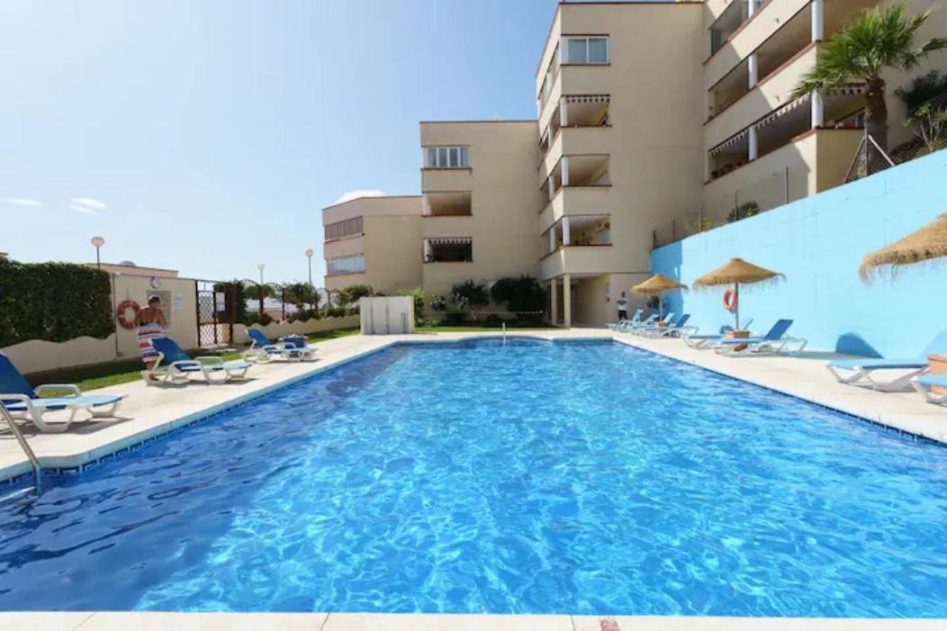 Chic Beachfront Flat With Amazing Sea Views And Private Indoor Parking Benalmádena Exterior foto