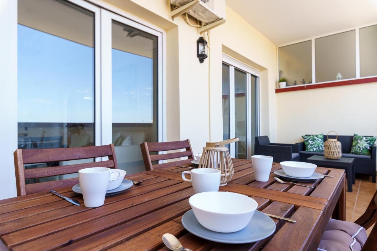 Chic Beachfront Flat With Amazing Sea Views And Private Indoor Parking Benalmádena Exterior foto