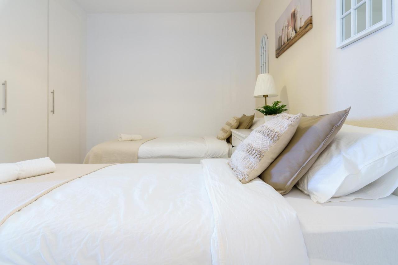 Chic Beachfront Flat With Amazing Sea Views And Private Indoor Parking Benalmádena Exterior foto