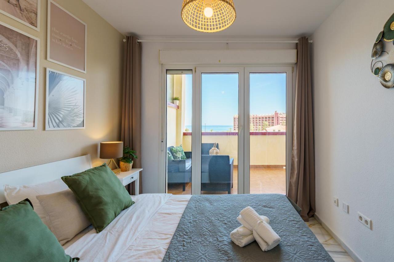 Chic Beachfront Flat With Amazing Sea Views And Private Indoor Parking Benalmádena Exterior foto