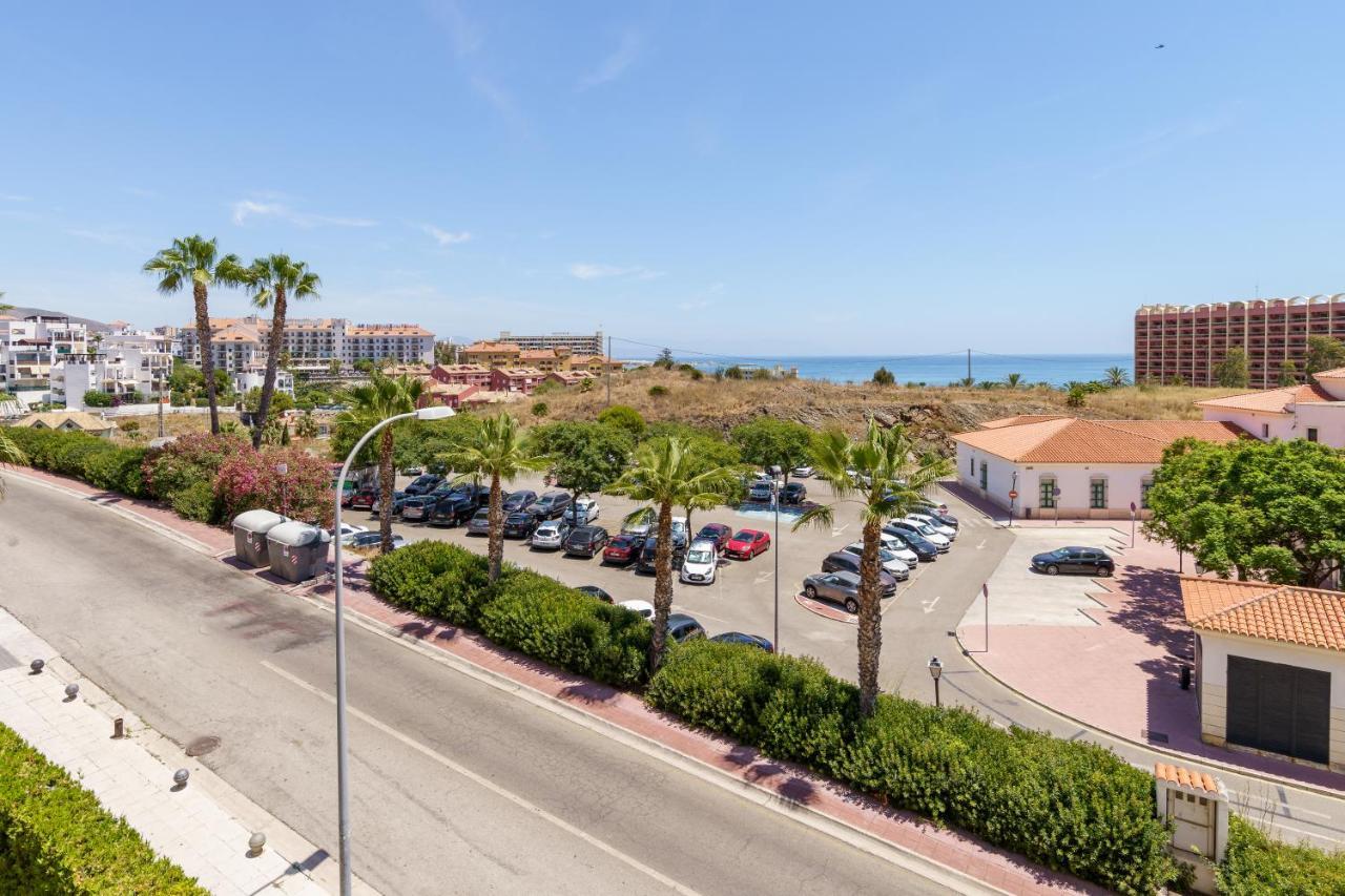 Chic Beachfront Flat With Amazing Sea Views And Private Indoor Parking Benalmádena Exterior foto